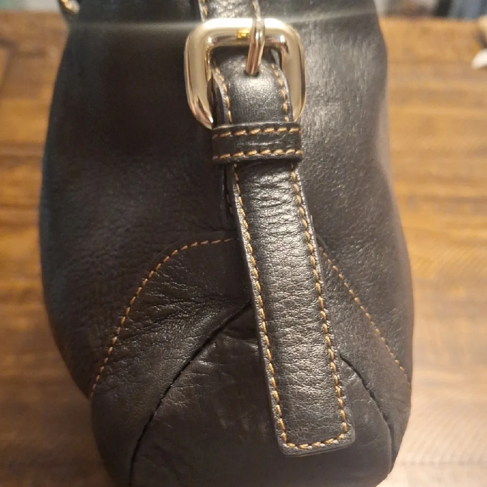 Elegant Black Leather Shoulder Bag